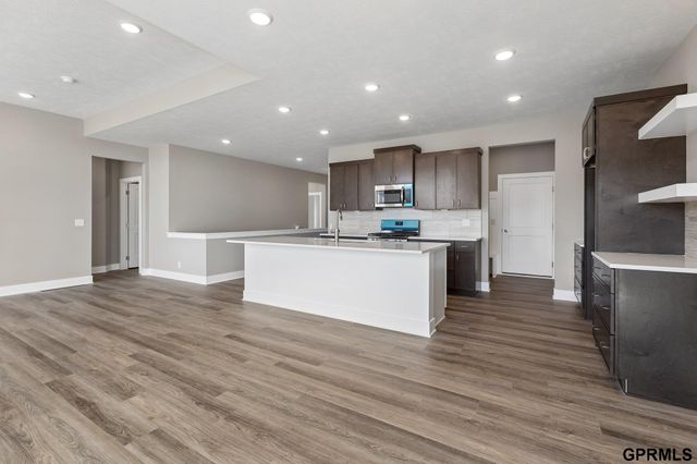 7711 S 180 Avenue, Omaha, NE 68136