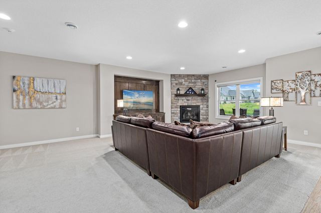 1920 Annika Drive N, Lake Elmo, MN 55042