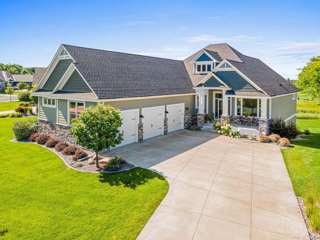 1920 Annika Drive N, Lake Elmo, MN 55042