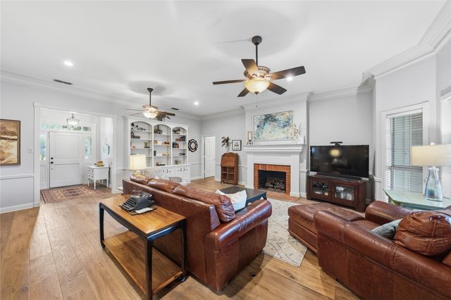 202 Tanglewood Street, Athens, TX 75751