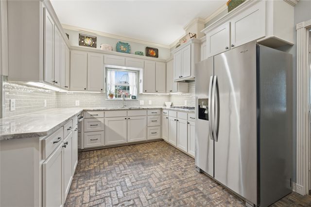 202 Tanglewood Street, Athens, TX 75751