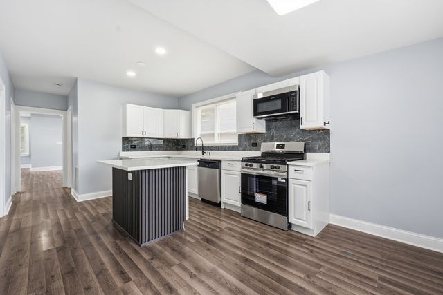 10607 S May Street, Chicago, IL 60643