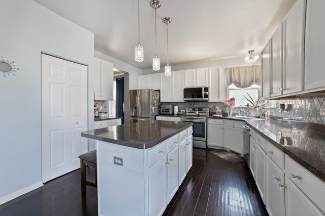 1813 Sebastian Drive, Woodstock, IL 60098