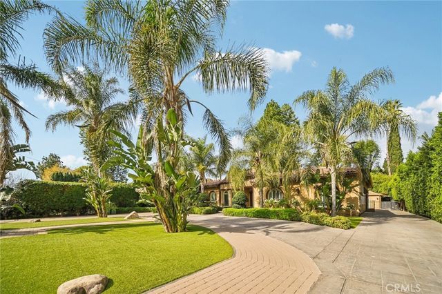 17401 Raymer Street, Sherwood Forest, CA 91325