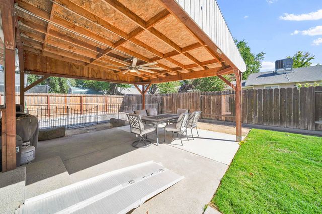 6955 Yvonne Court, Redding, CA 96001