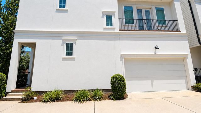 1222 W 24th Street A, Houston, TX 77008