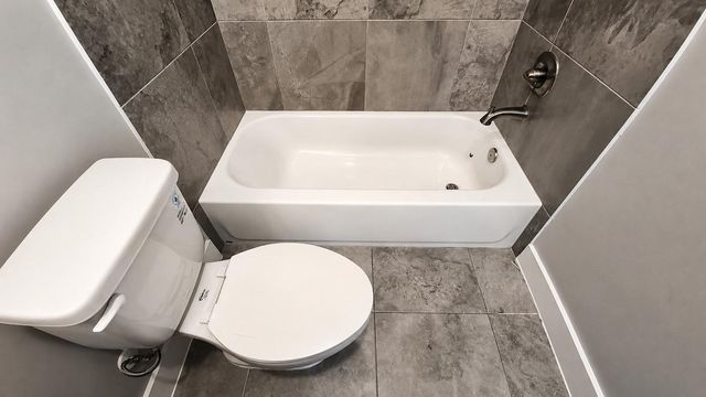 1222 W 24th Street A, Houston, TX 77008