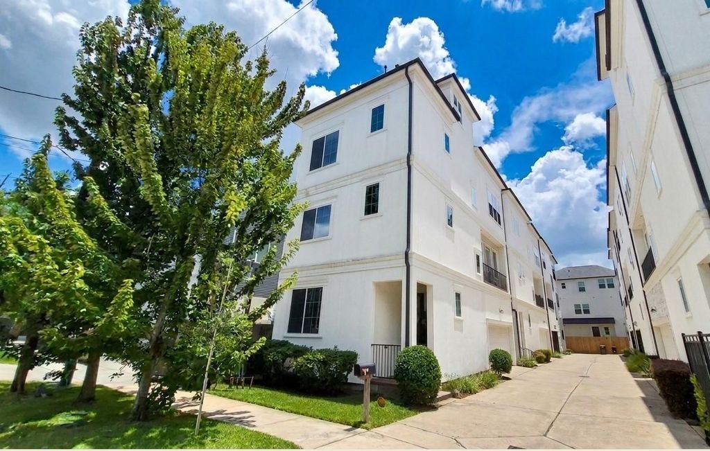 1222 W 24th Street A, Houston, TX 77008