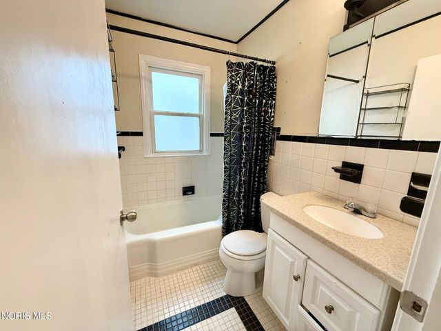 952 Francis Avenue, Toledo, OH 43609