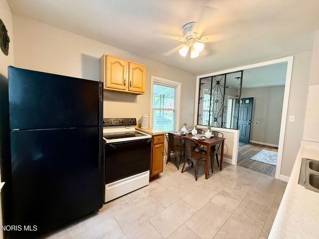 952 Francis Avenue, Toledo, OH 43609