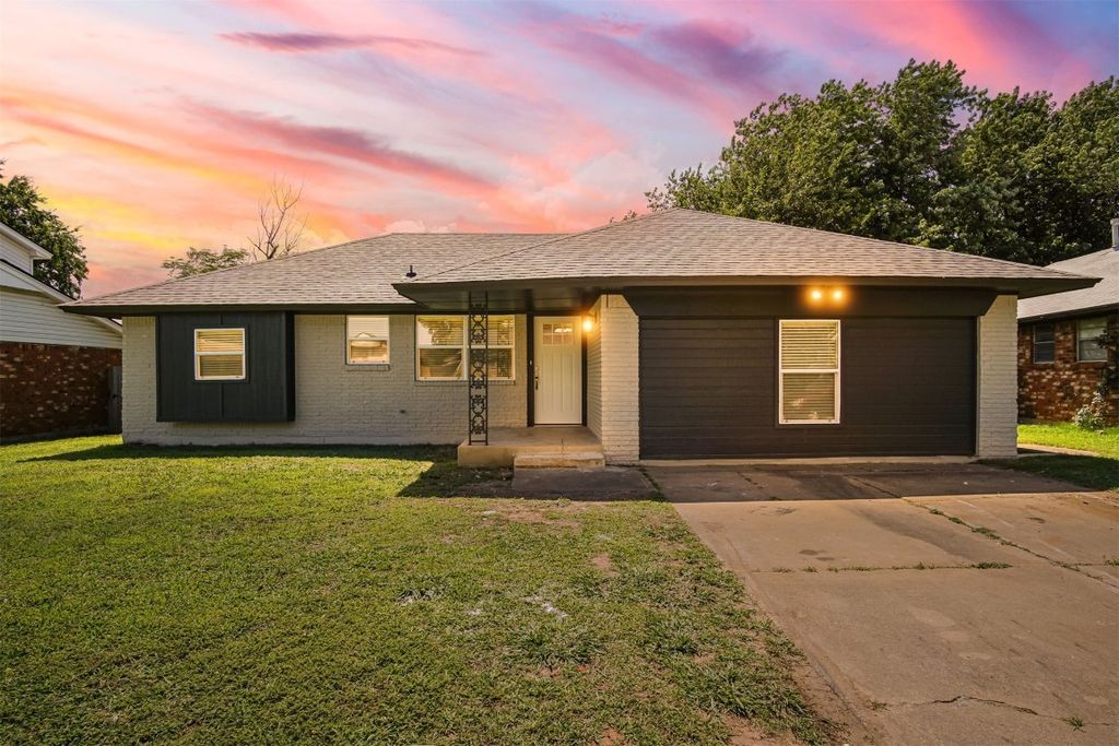 1613 Gale, Moore, OK 73160