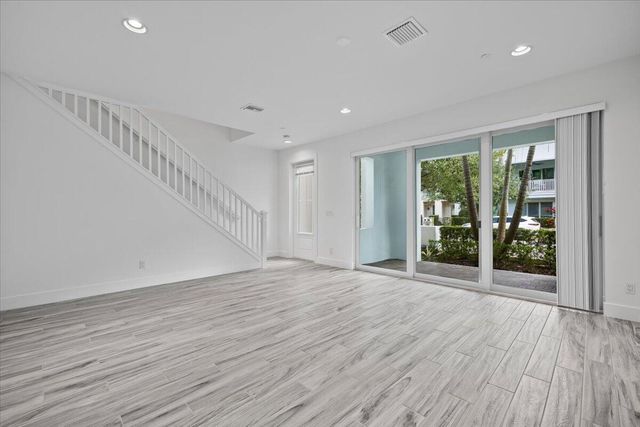 5210 Beckman Terrace, Palm Beach Gardens, FL 33418