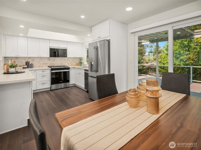 28407 22nd Avenue S, Federal Way, WA 98003