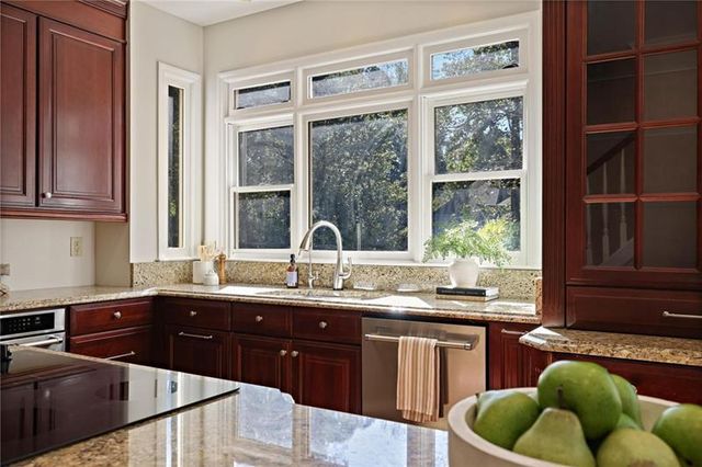 963 Bolingbrook SW Drive, Marietta, GA 30064