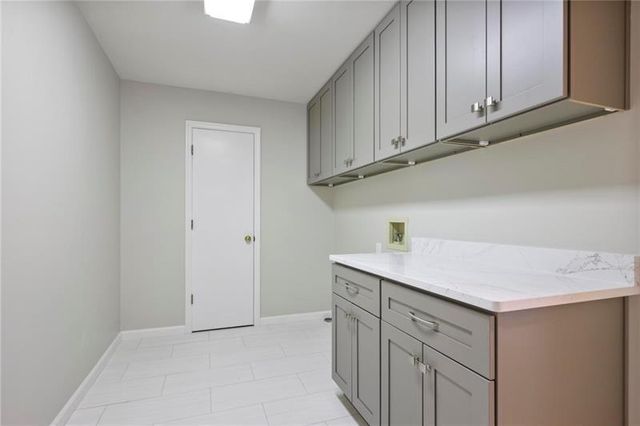 963 Bolingbrook SW Drive, Marietta, GA 30064