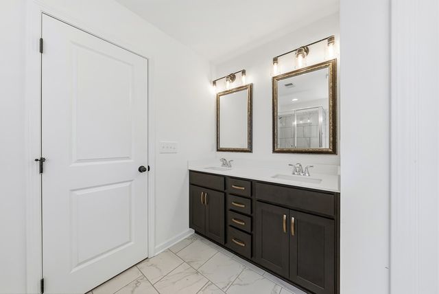 2947 Wyndham Village Drive, Opelika, AL 36804