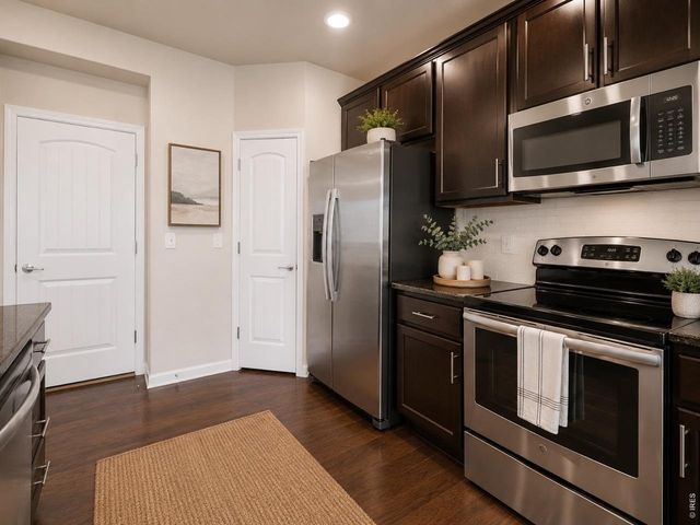 480 Wind River Dr, Windsor, CO 80550