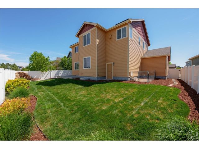 480 Wind River Dr, Windsor, CO 80550