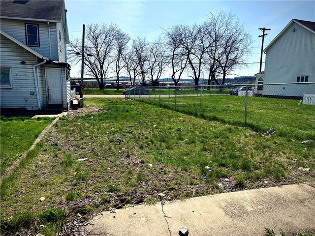 30 Ohio St, Mckees Rocks, PA 15136