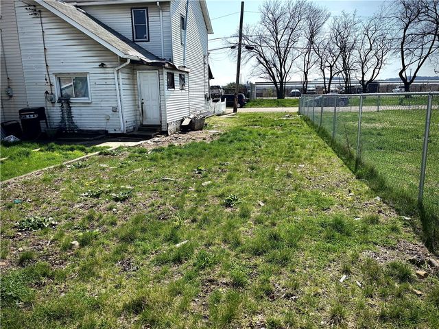 30 Ohio St, Mckees Rocks, PA 15136