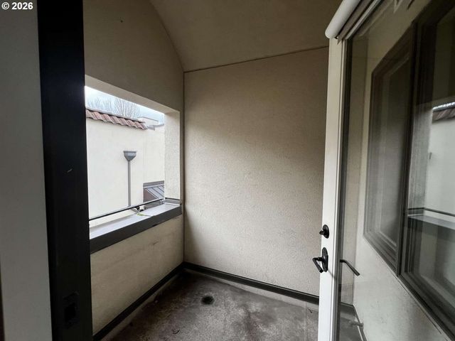 2611 Nw UPSHUR St 207, Portland, OR 97210