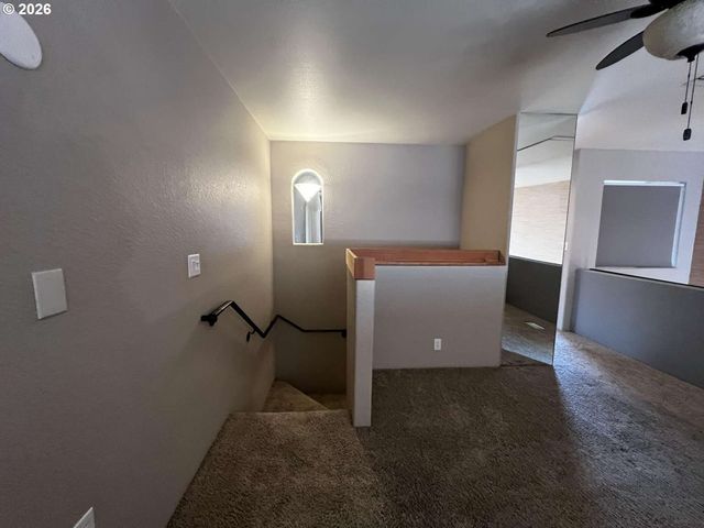 2611 Nw UPSHUR St 207, Portland, OR 97210