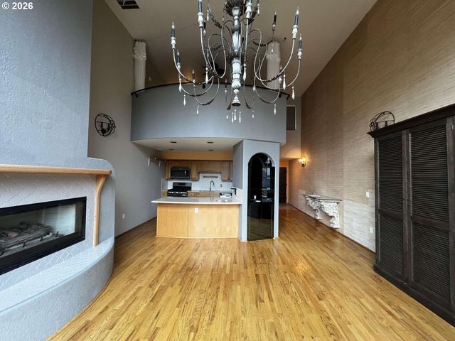 2611 Nw UPSHUR St 207, Portland, OR 97210