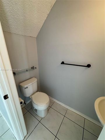 77 SIMONTON CR 77, Weston, FL 33326