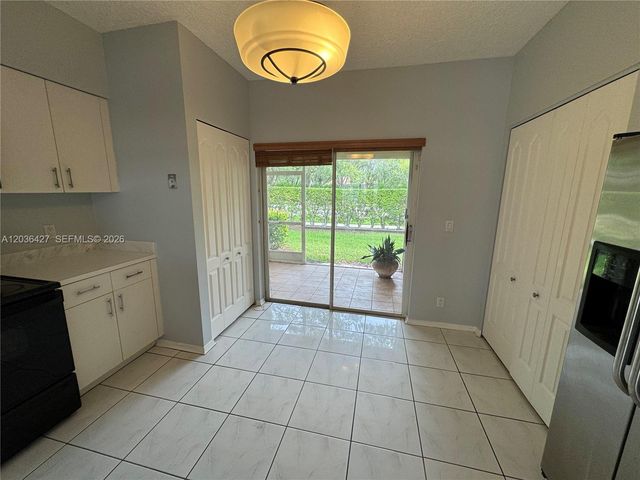 77 SIMONTON CR 77, Weston, FL 33326