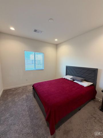 7500 Bristol Spring Avenue, Bakersfield, CA 93313