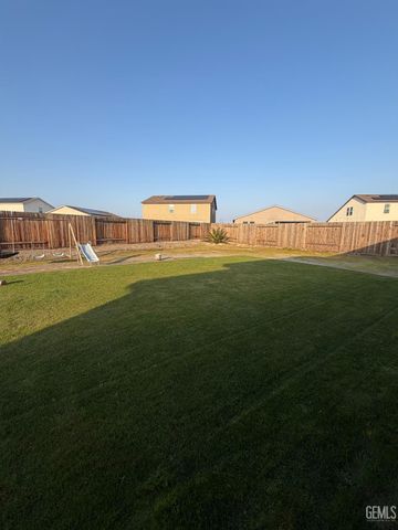 7500 Bristol Spring Avenue, Bakersfield, CA 93313