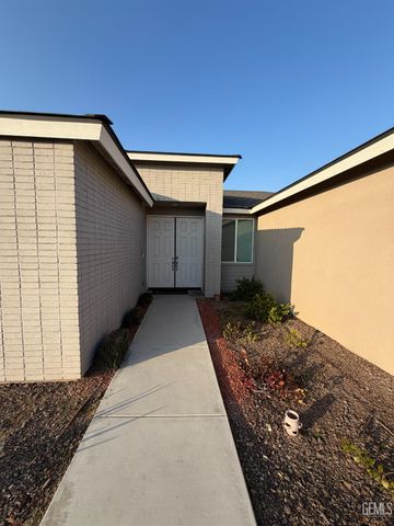 7500 Bristol Spring Avenue, Bakersfield, CA 93313