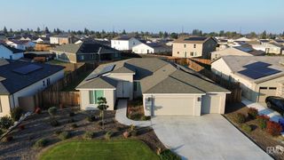 7500 Bristol Spring Avenue, Bakersfield, CA 93313