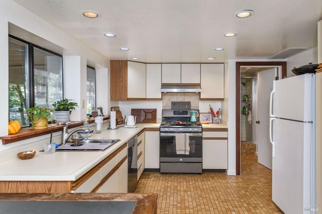 544 Cascade Dr, Mill Valley, CA 94941