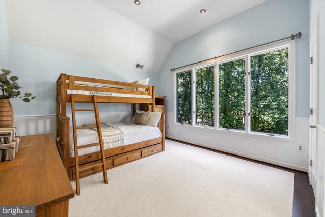 10120 WALKER LAKE DR, Great Falls, VA 22066