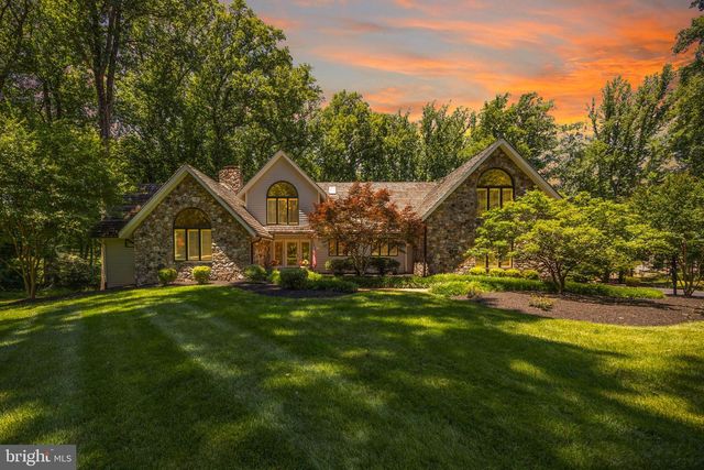 10120 WALKER LAKE DR, Great Falls, VA 22066
