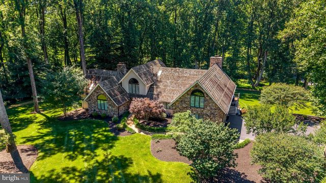10120 WALKER LAKE DR, Great Falls, VA 22066