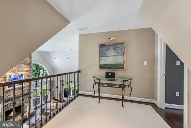 10120 WALKER LAKE DR, Great Falls, VA 22066
