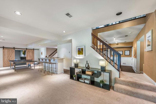 10120 WALKER LAKE DR, Great Falls, VA 22066