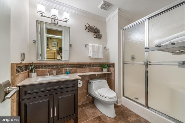 10120 WALKER LAKE DR, Great Falls, VA 22066