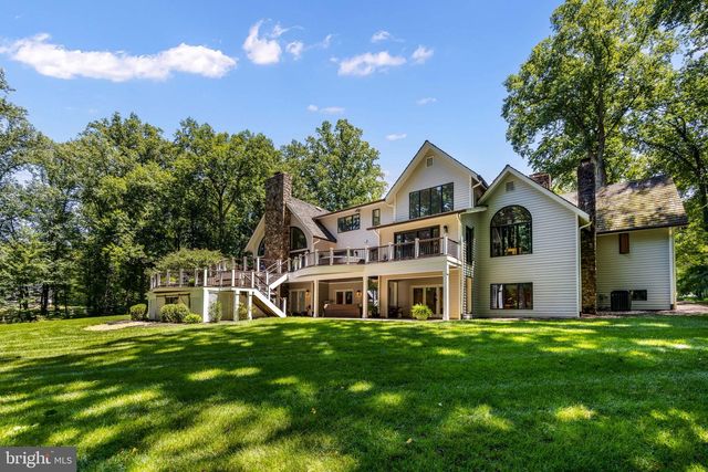 10120 WALKER LAKE DR, Great Falls, VA 22066