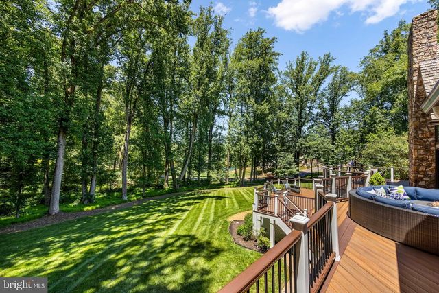 10120 WALKER LAKE DR, Great Falls, VA 22066