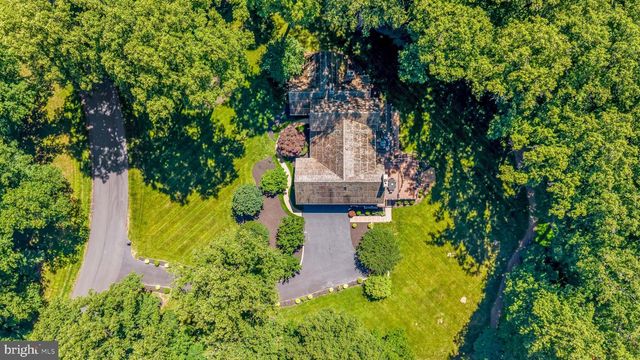 10120 WALKER LAKE DR, Great Falls, VA 22066