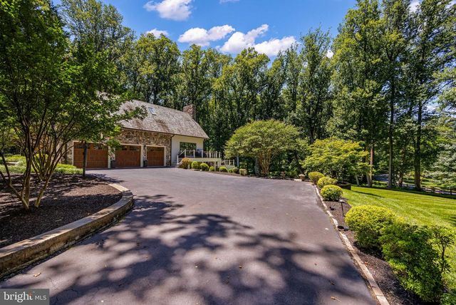 10120 WALKER LAKE DR, Great Falls, VA 22066
