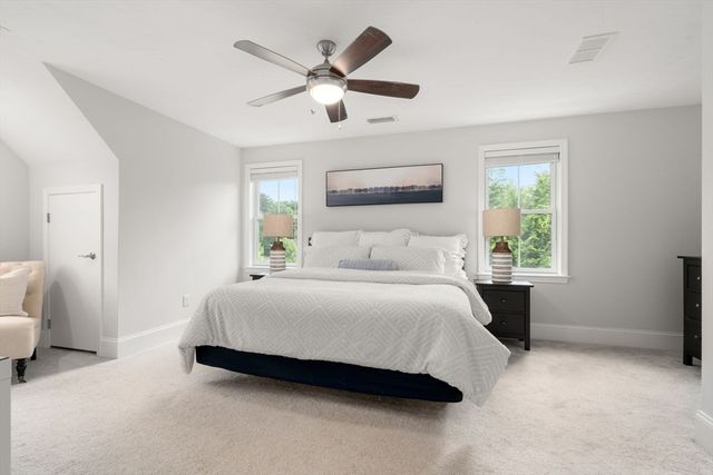 1 Sumner St 7, Norfolk, MA 02056