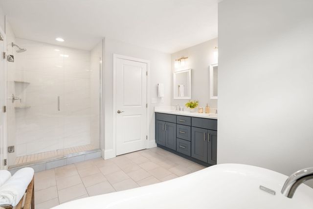 1 Sumner St 7, Norfolk, MA 02056