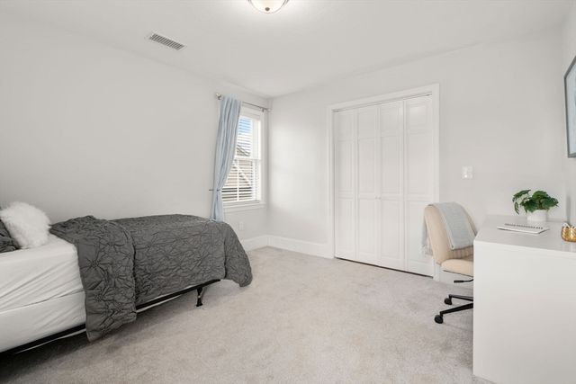 1 Sumner St 7, Norfolk, MA 02056