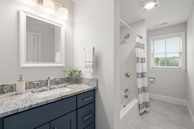 1 Sumner St 7, Norfolk, MA 02056