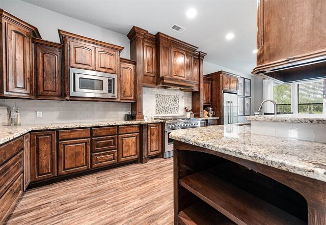 33207 Blue Marlin Drive, Richwood, TX 77515