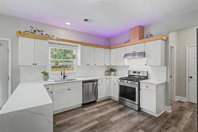 7124 Big Woods Drive, Woodstock, GA 30189